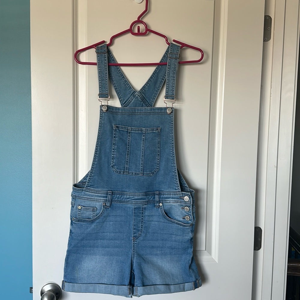 Short overalls